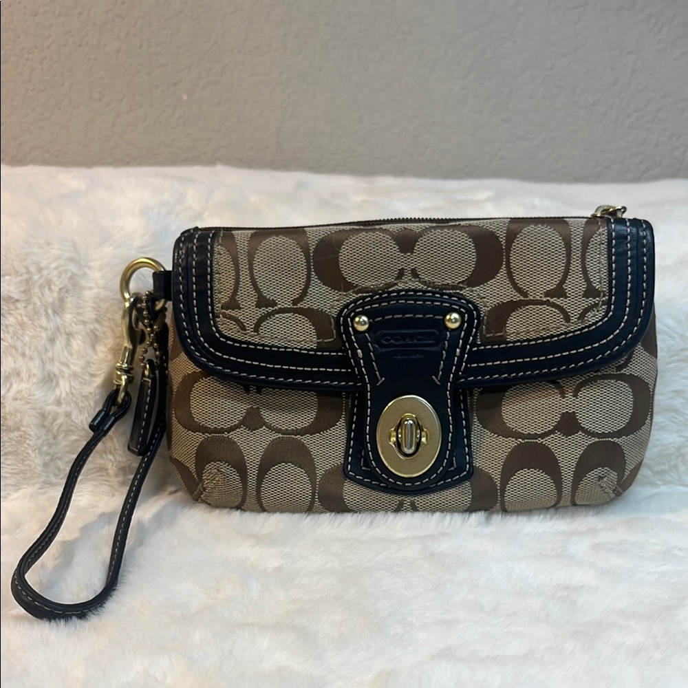 Cutest💛 Coach C Monogram 🛍️🎀Mini Bag